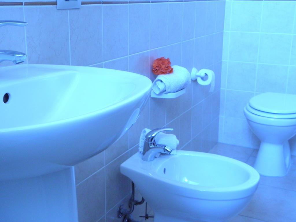 Albergo La Perla Cagliari Cameră foto